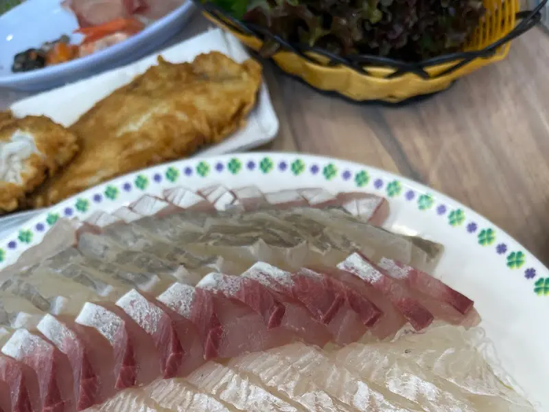 눈으로도 즐거운 모듬회 한 상