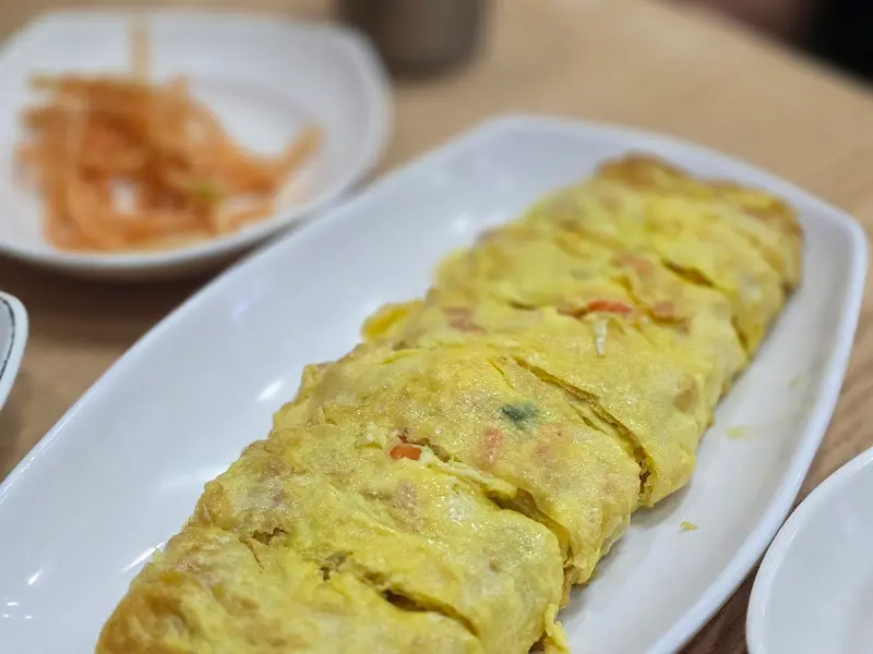 두툼한 계란말이의 자태