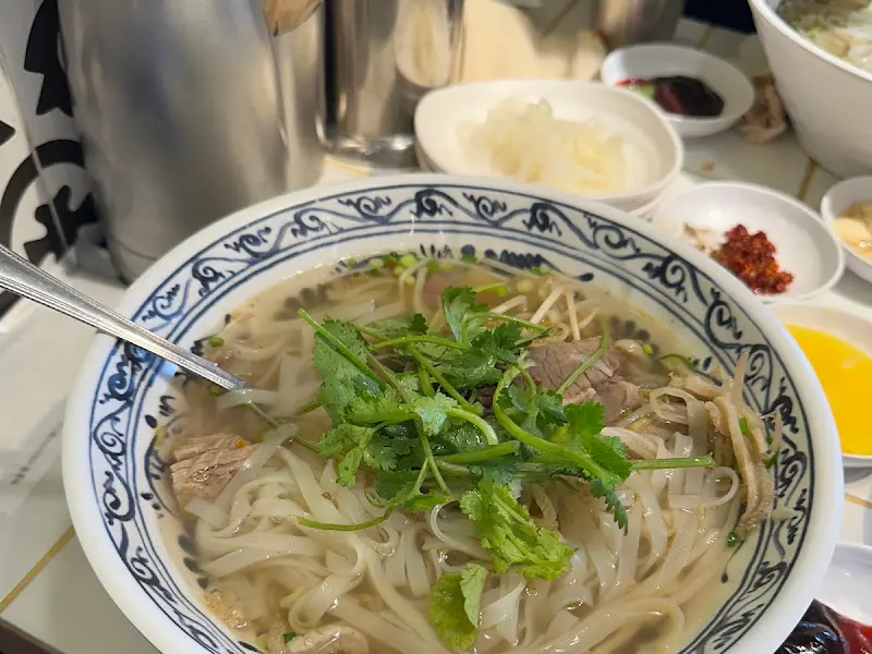 고수를 듬뿍 올려서