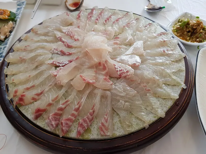 전어회 한 접시