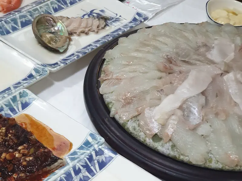 전어회와 해산물 모듬