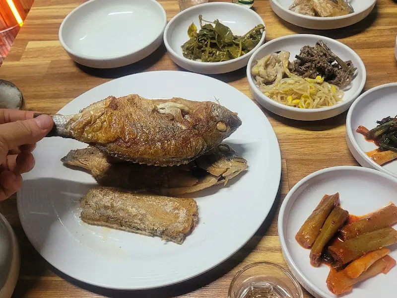 생선구이와 밑반찬