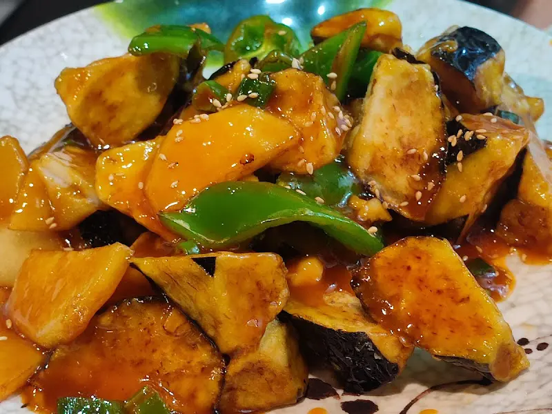 윤기가 자르르 흐르는 지삼선