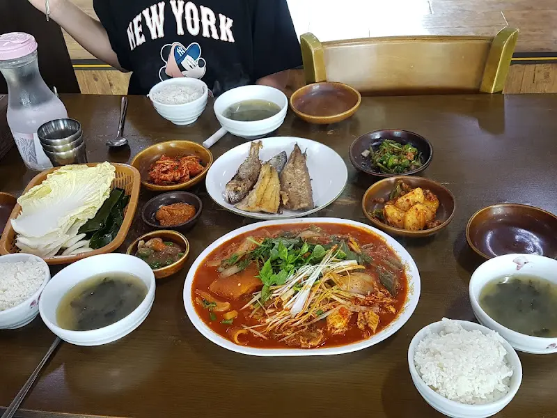 푸짐한 생선구이 한 상