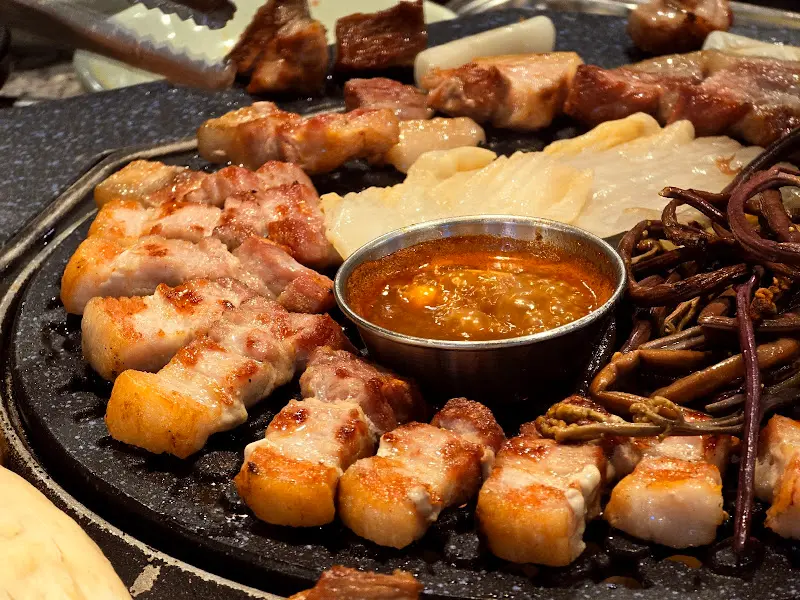 잘 구워진 고기