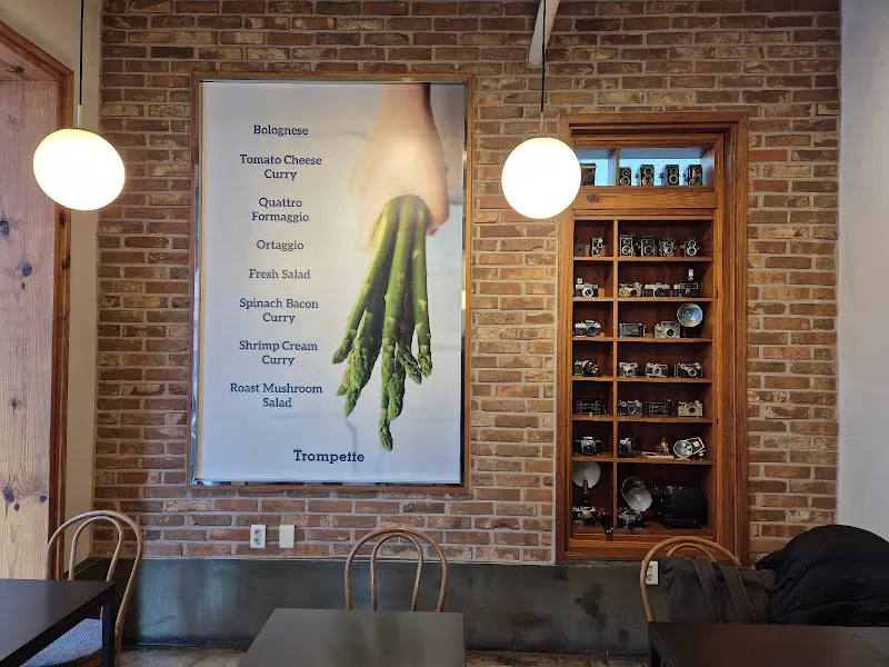 메뉴판과 내부 인테리어