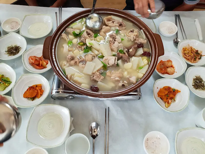 닭곰탕 한 상 차림