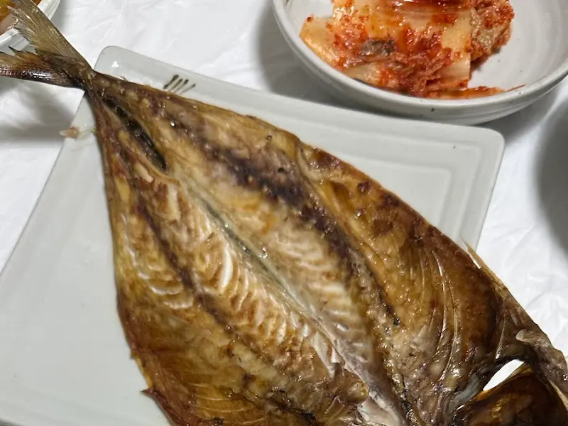 잘 구워진 생선구이