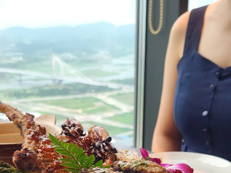 Restaurant57 내부 모습