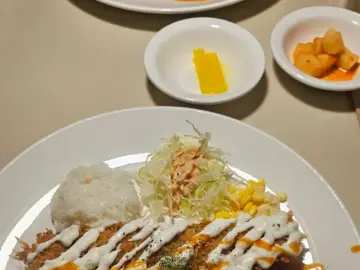추억과 풍미가 머무는 곳, 조치원 이바돔에서 맛보는 향수 가득한 돈까스 맛집 기행