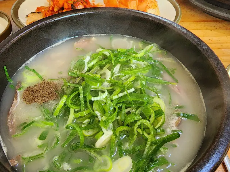 파가 듬뿍 올라간 소머리국밥