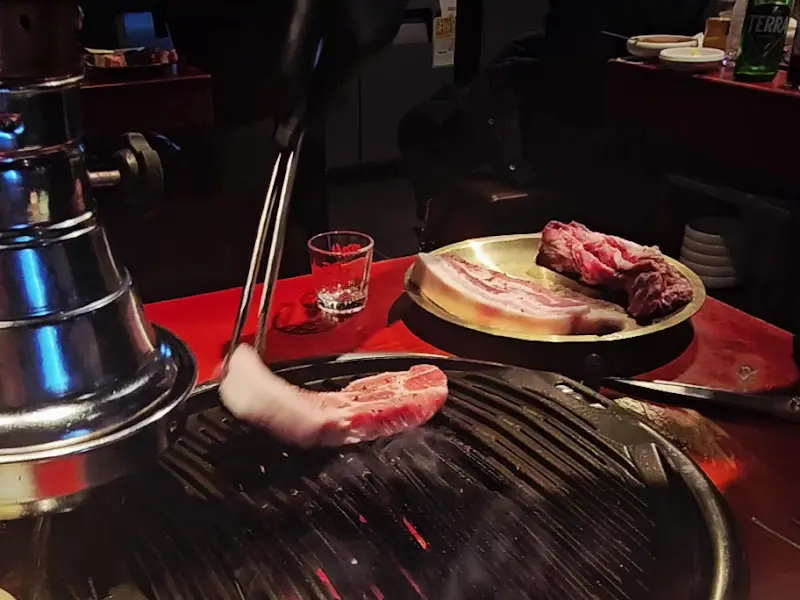 직원분이 직접 구워주는 고기