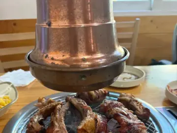 장작불 향이 솔솔, 파주에서 맛보는 추억의 숑스바베큐 등갈비 맛집