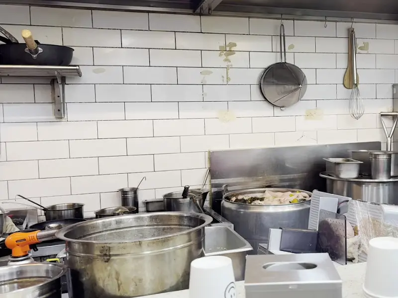 라멘구락부의 주방 내부