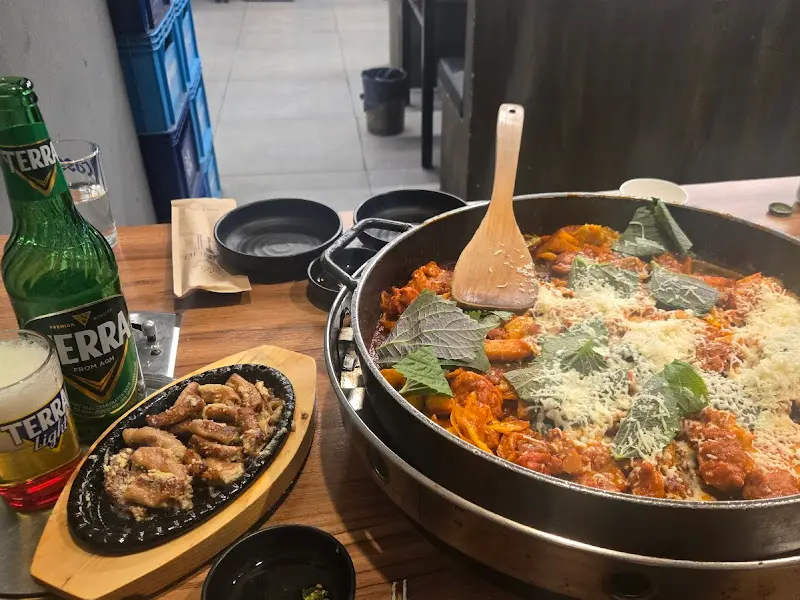 눈꽃 닭갈비와 맥주