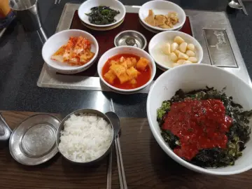 통영과 거제 사이, 잊을 수 없는 한 끼! 한빈갈비식육식당에서 맛보는 추억의 육회비빔밥 맛집