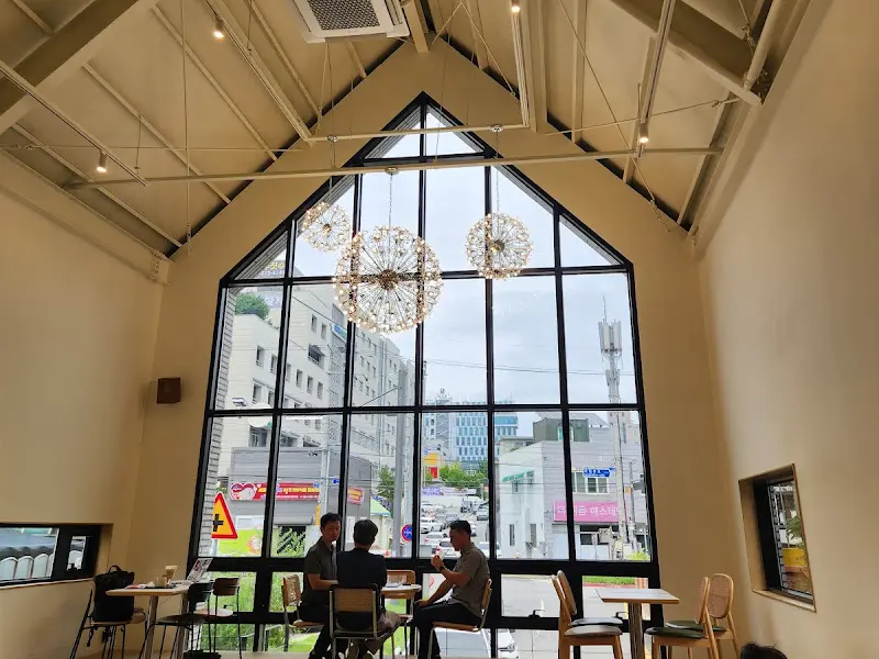 카페 내부 좌석