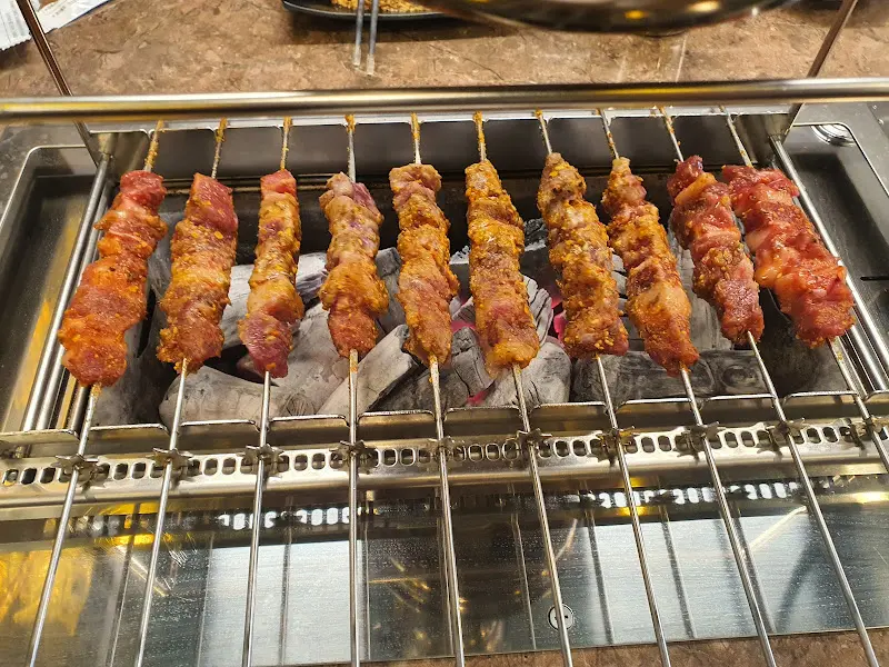 양꼬치 굽는 모습