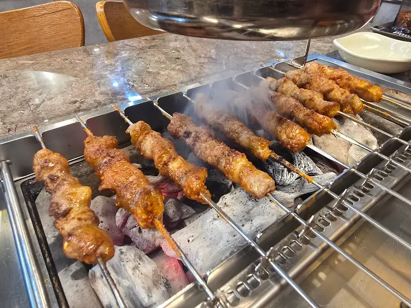 양꼬치 구워지는 모습