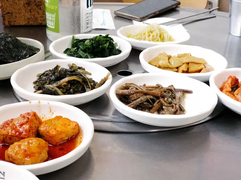 다채로운 밑반찬 클로즈업