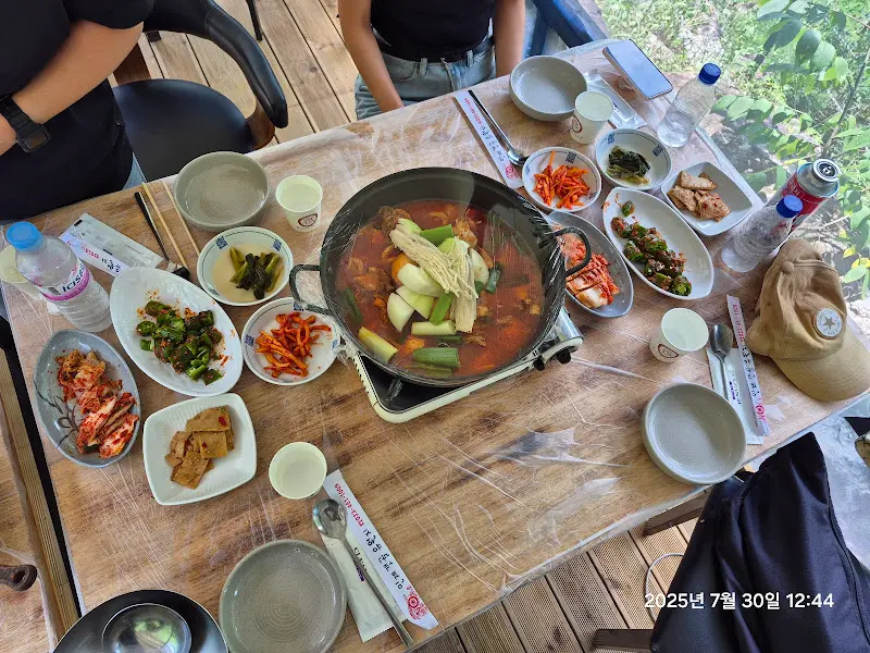 능이백숙과 반찬