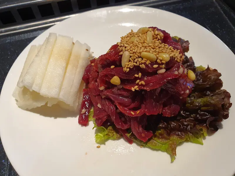 육사시미와 곁들여 먹으면 환상적인 무채