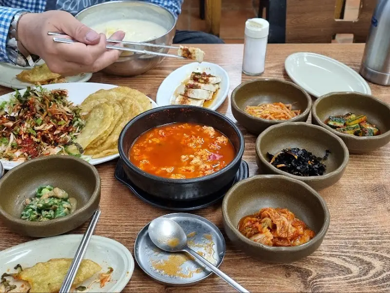 얼큰 순두부 한상차림