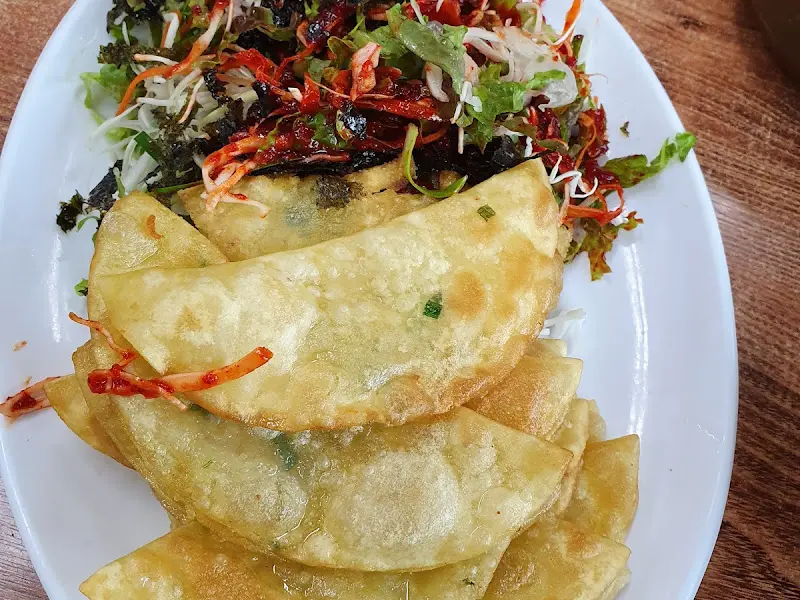 납작만두와 야채무침