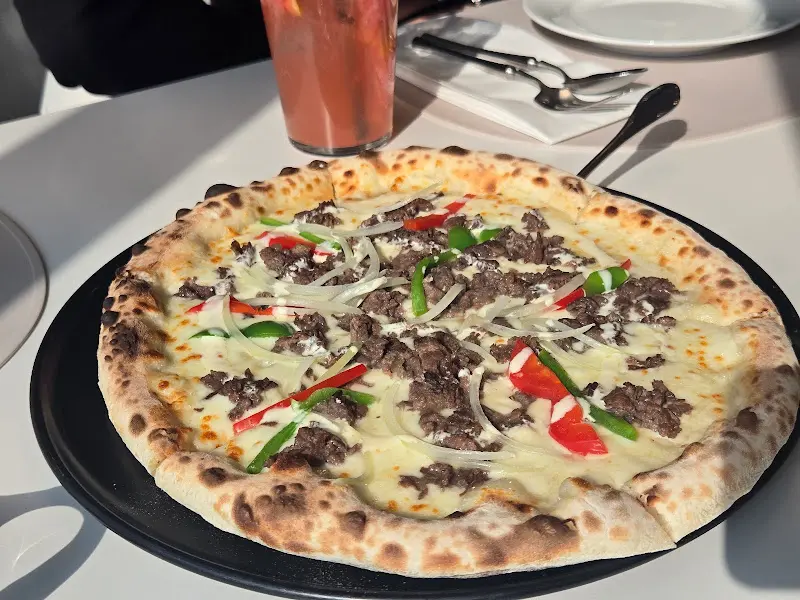 와규 샐러드 피자