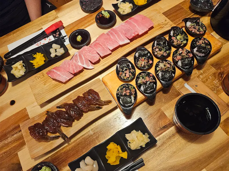 초밥 한 상 차림