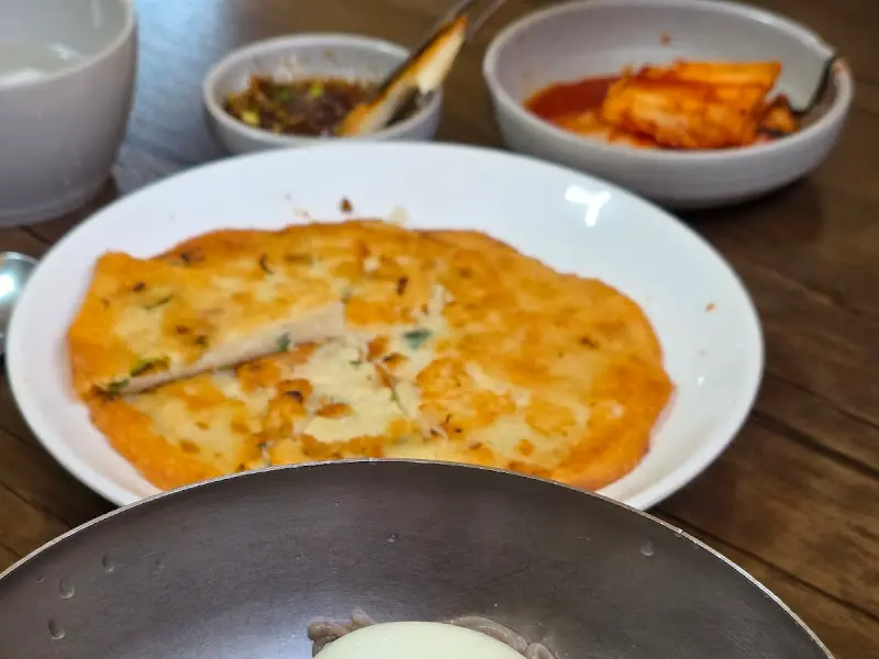 천일막국수 전체 상차림