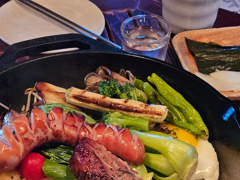 스테이크와 채소