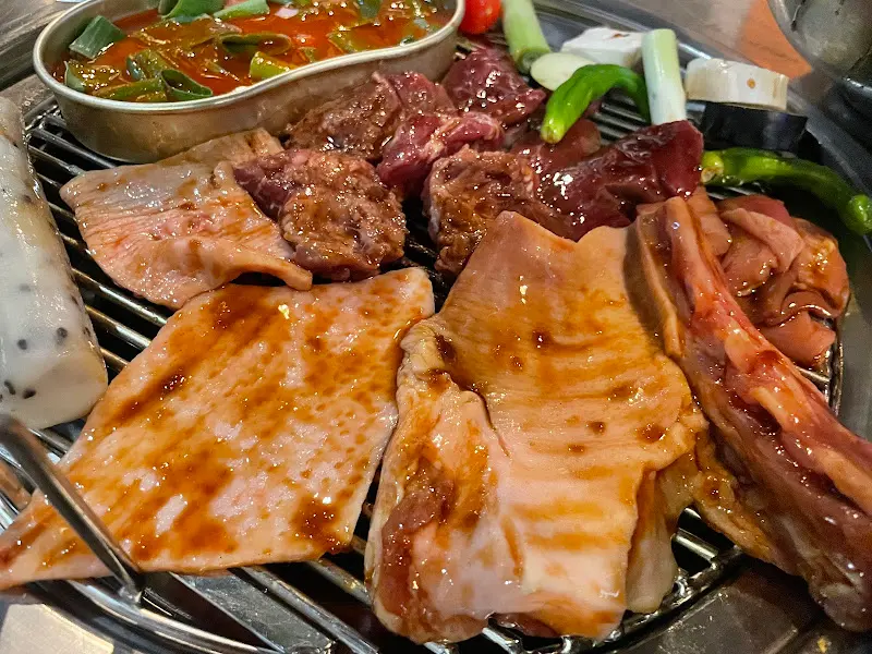 연탄불에 구워지는 껍데기