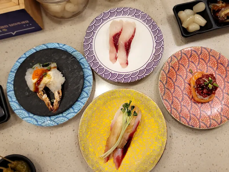 다채로운 초밥의 향연