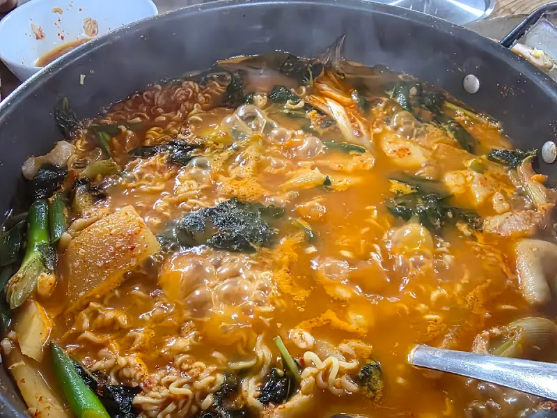 보글보글 끓는 매운탕