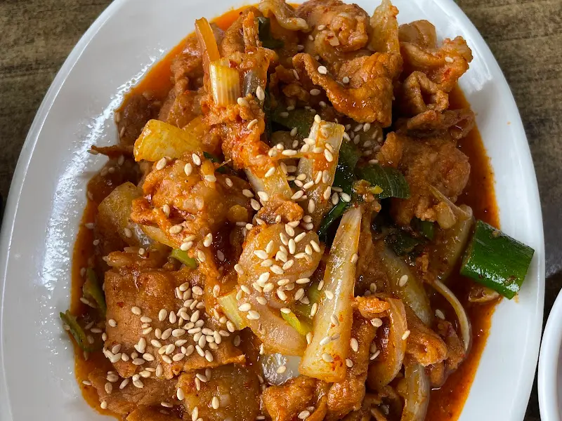 윤기가 흐르는 두루치기