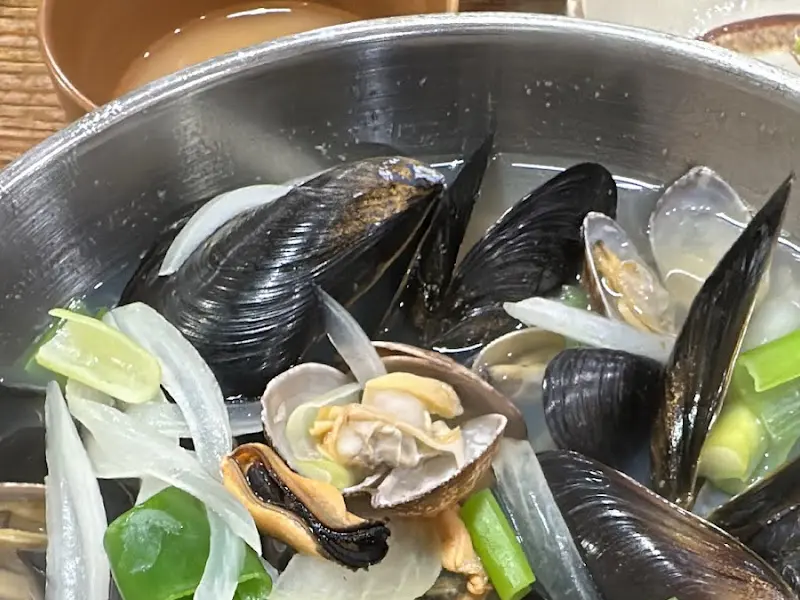 해물칼국수 속 해물