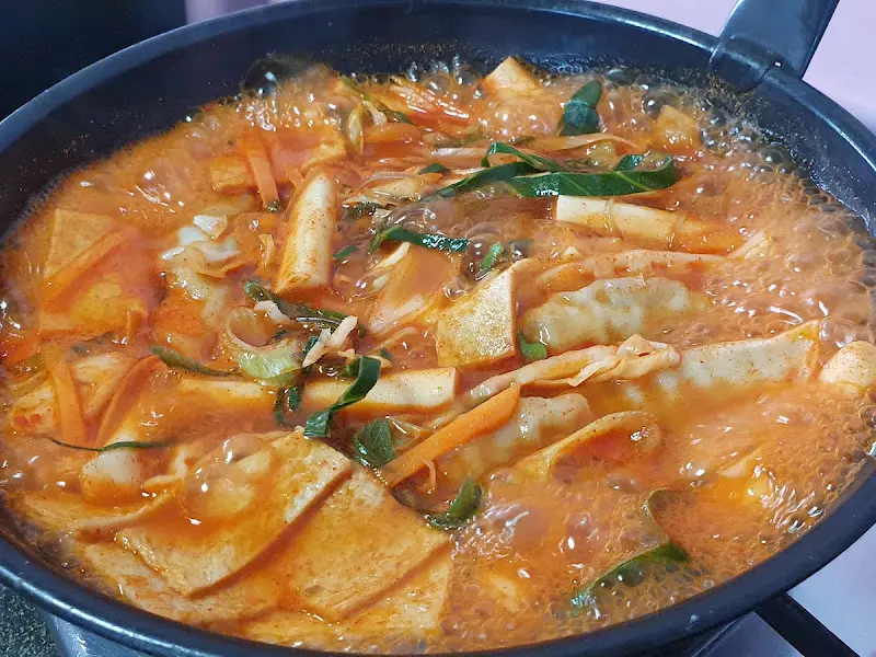 보글보글 끓는 즉석 떡볶이