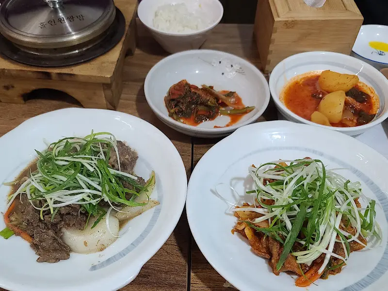 대패 삼겹 쌈밥 한상차림