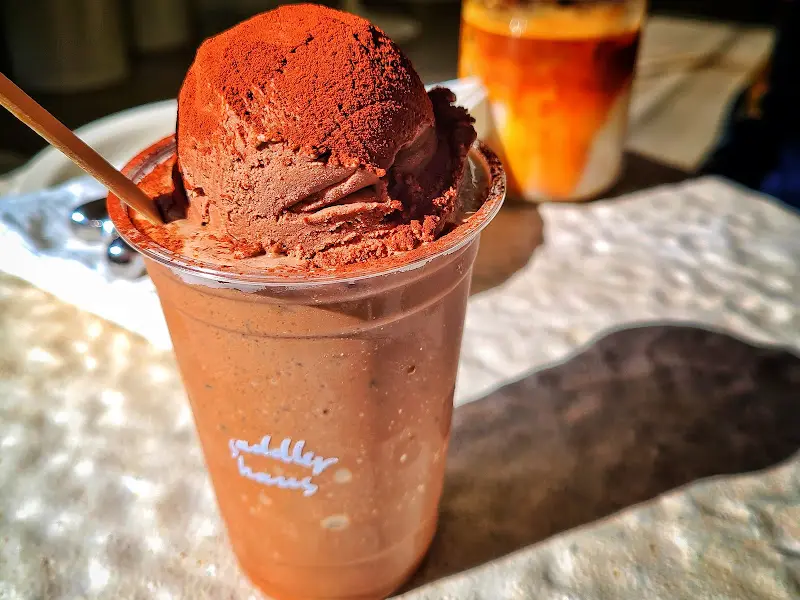 새들러 하우스의 초콜릿 음료