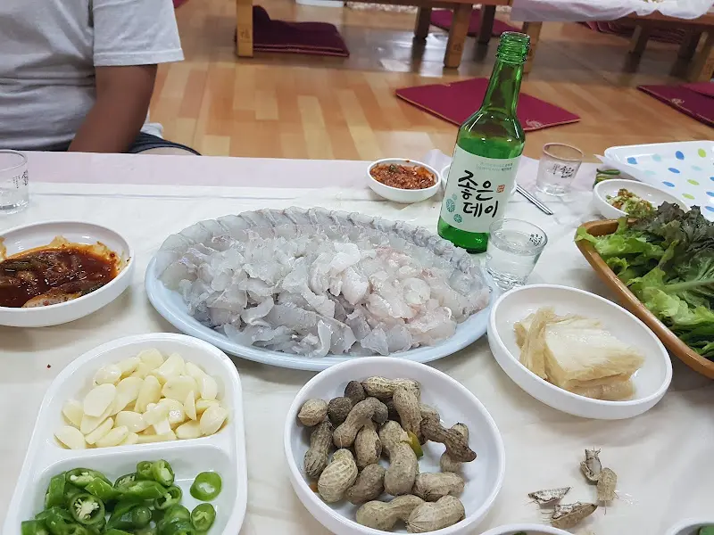 푸짐한 회 한 상