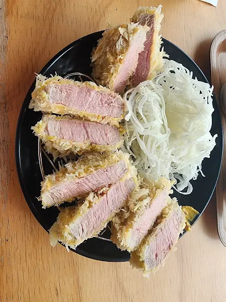 잘 튀겨진 돈가스 단면