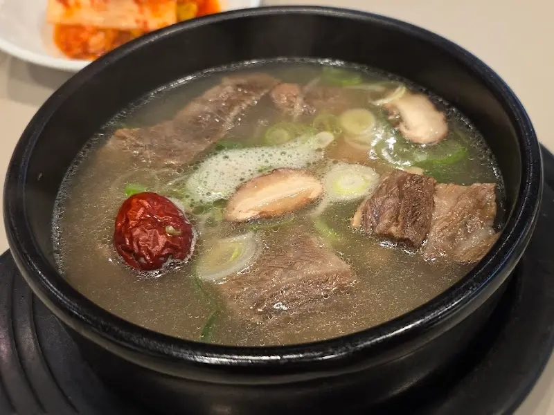 뜨끈하고 든든한 한우갈비탕