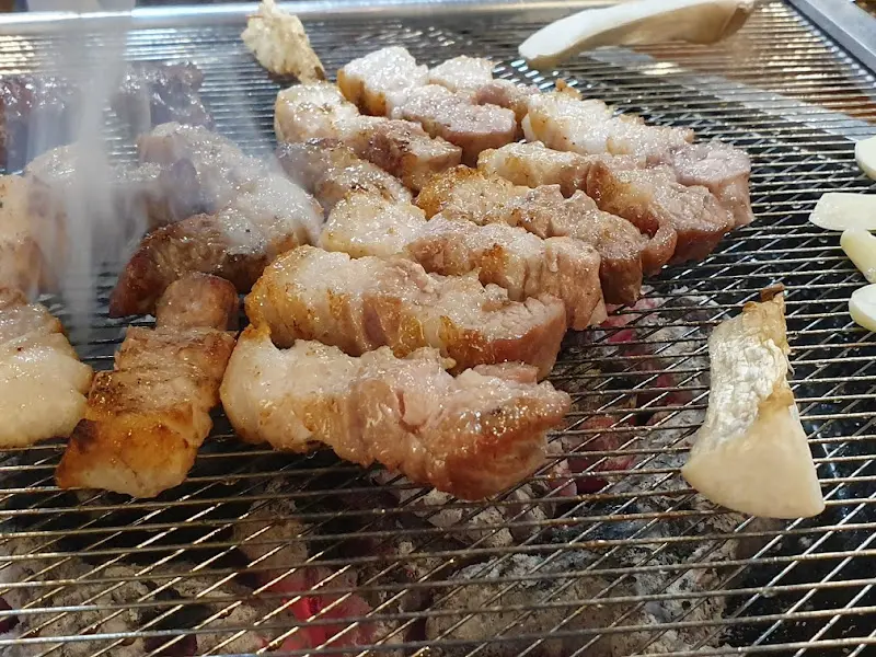 구워지는 삼겹살