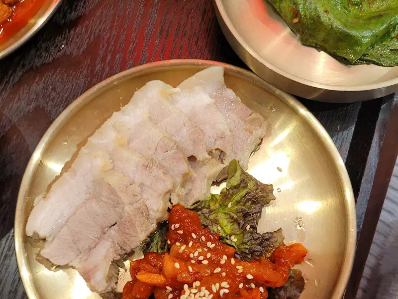 촉촉한 보쌈 한 점