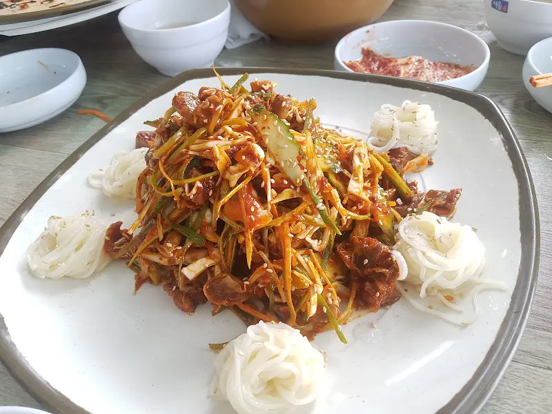 매콤새콤한 비빔국수