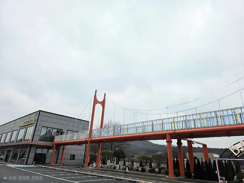 낮에 바라본 바다니 외부 전경