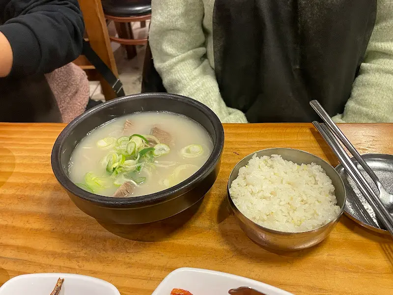 설렁탕과 밥 한 공기