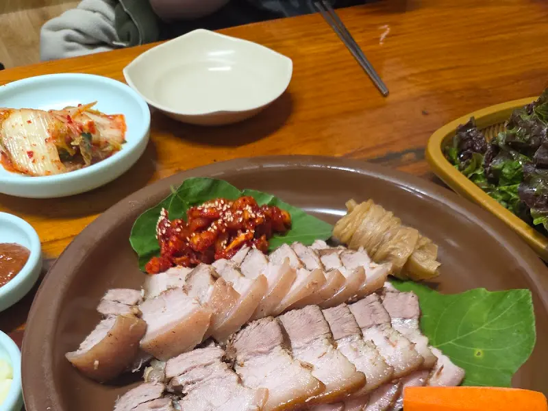 윤기가 흐르는 촉촉한 보쌈