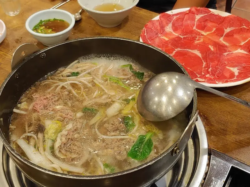 시원한 국물 맛이 일품인 샤브샤브